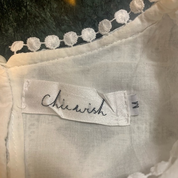 Chic-wish white lined sheer lace top, size M - Picture 3 of 5